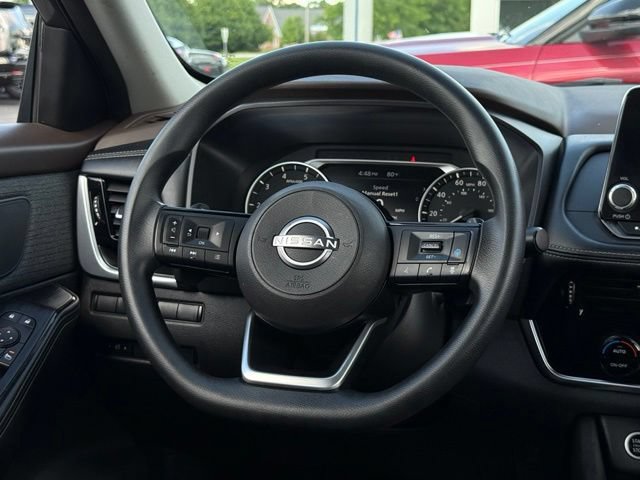Used 2022 Nissan Rogue SV AWD/4WD image 6
