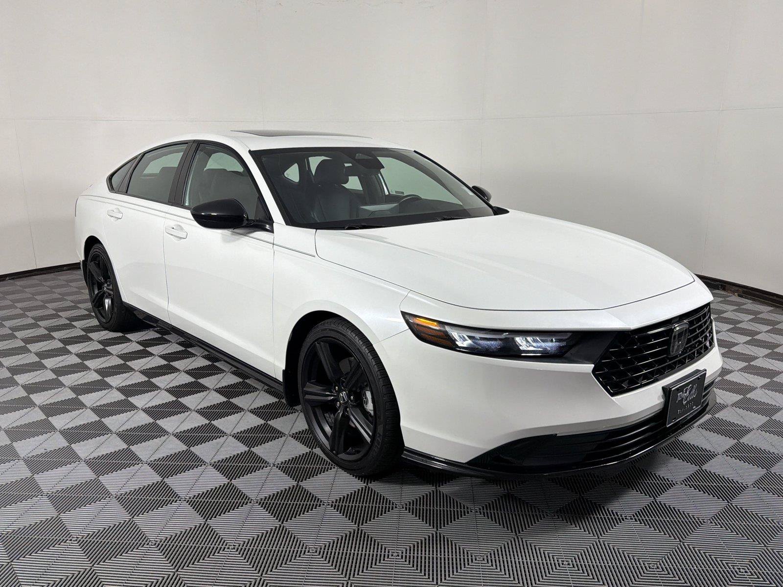 Used 2024 Honda Accord Sport image 1