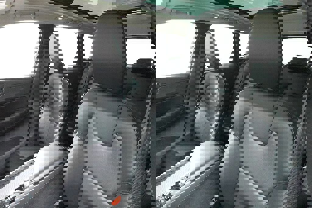 Used 2023 Volvo XC60 B5 Core image 11