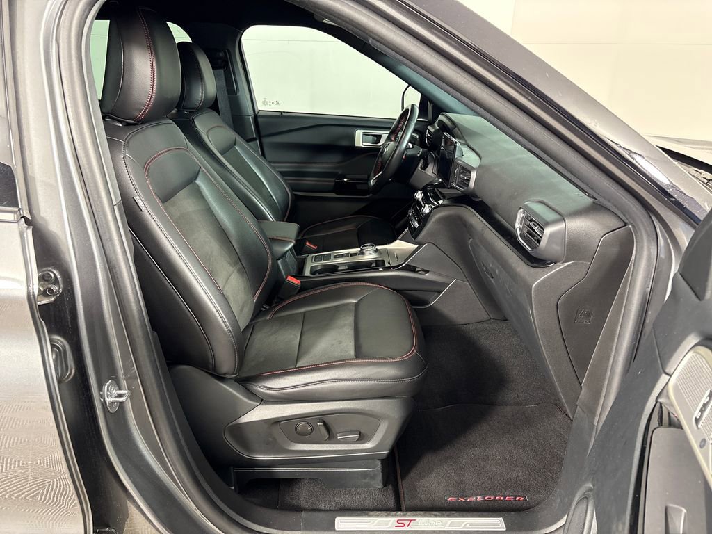 Certified 2023 Ford Explorer ST-Line w/ Class IV Trailer Tow Package image 10