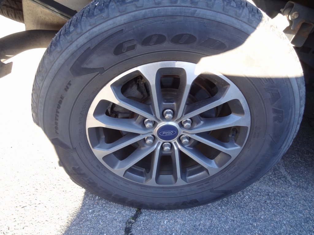 Certified 2018 Ford F150 XLT w/ Equipment Group 302A Luxury image 8