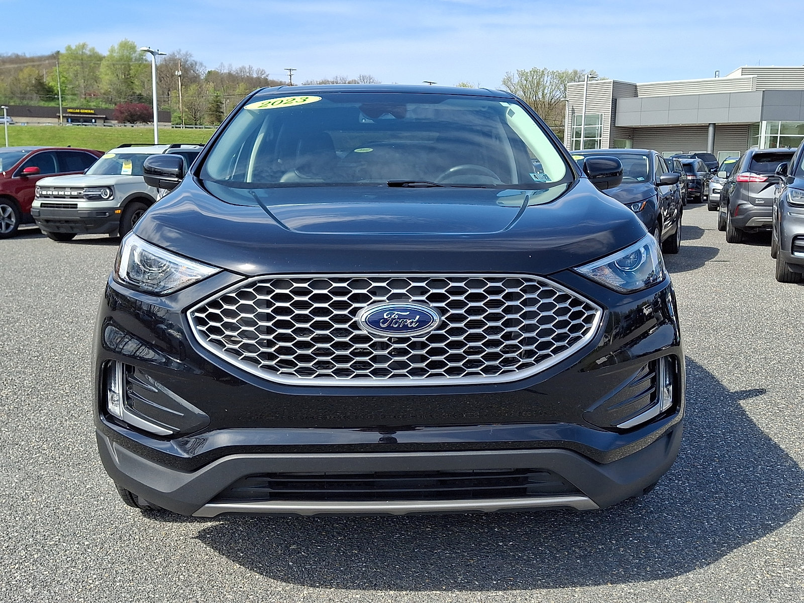 Certified 2023 Ford Edge SEL w/ Convenience Package AWD/4WD image 2
