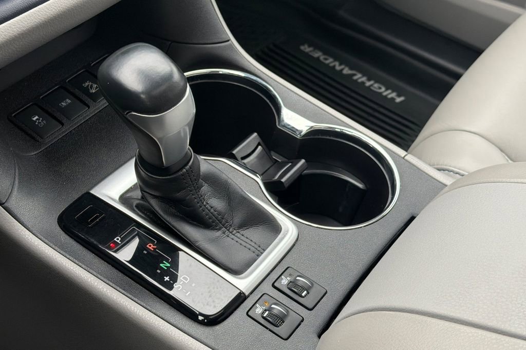 Used 2018 Toyota Highlander XLE image 22