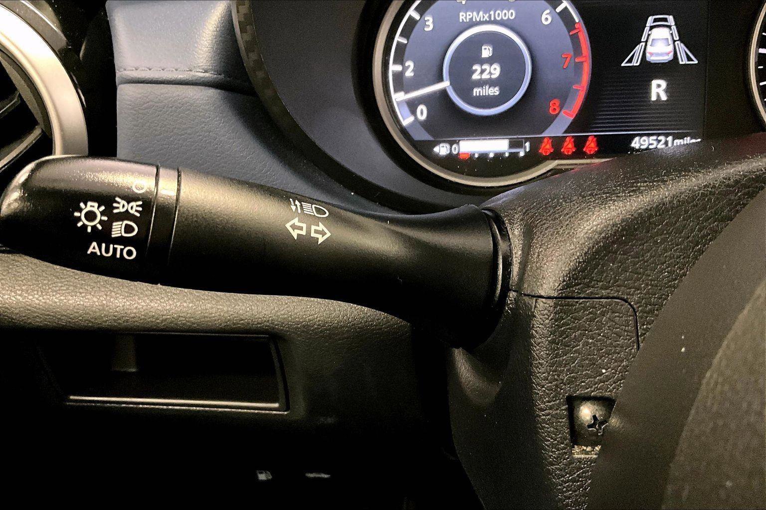 Used 2023 Nissan Versa SV image 30