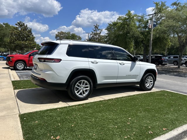 Used 2025 Jeep Grand Cherokee L Laredo w/ Luxury Tech Group I RWD image 4