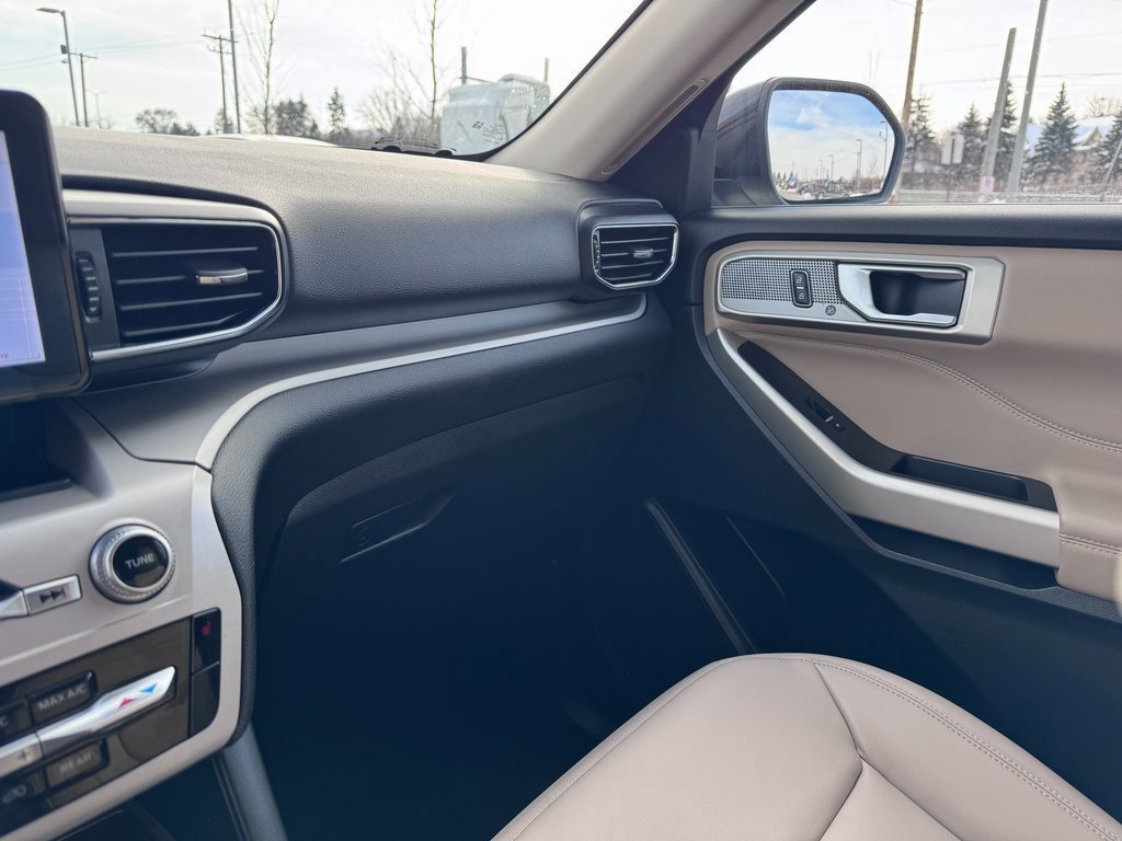 Certified 2023 Ford Explorer XLT w/ Equipment Group 202A image 25