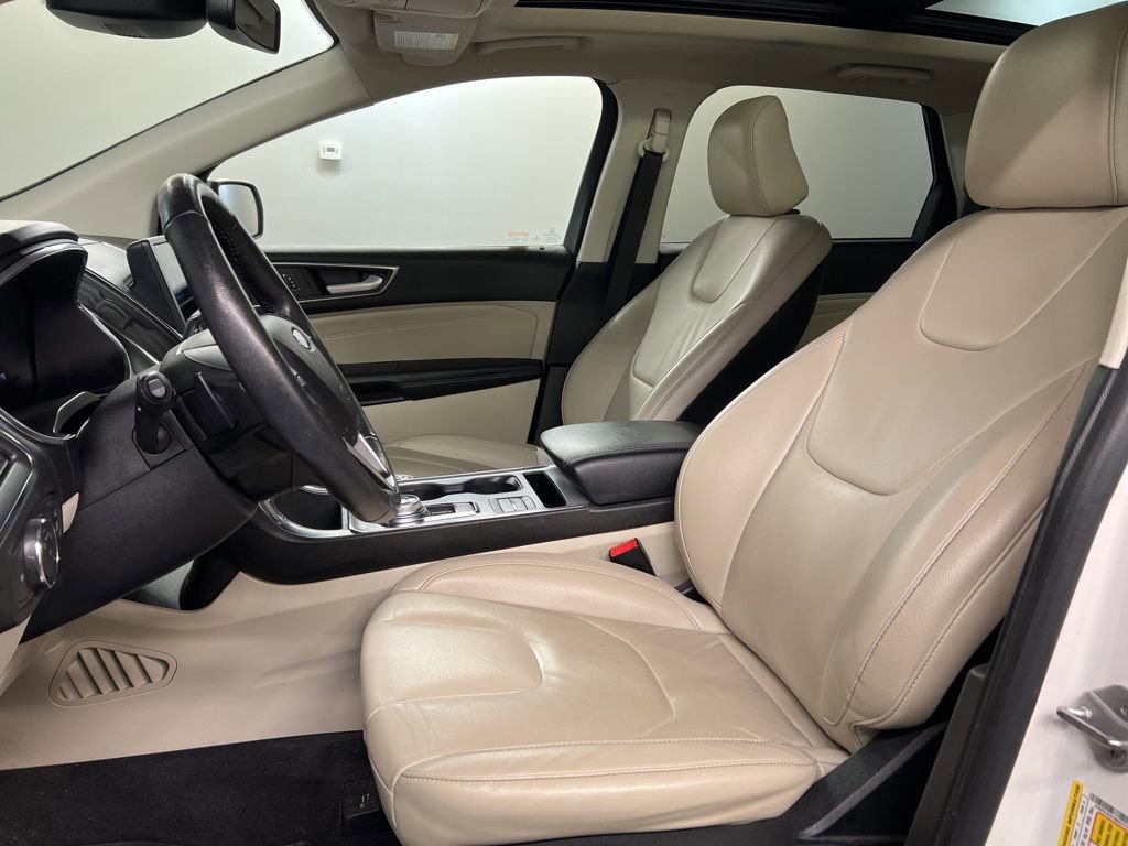 Certified 2021 Ford Edge Titanium w/ Class II Trailer Tow Package image 27