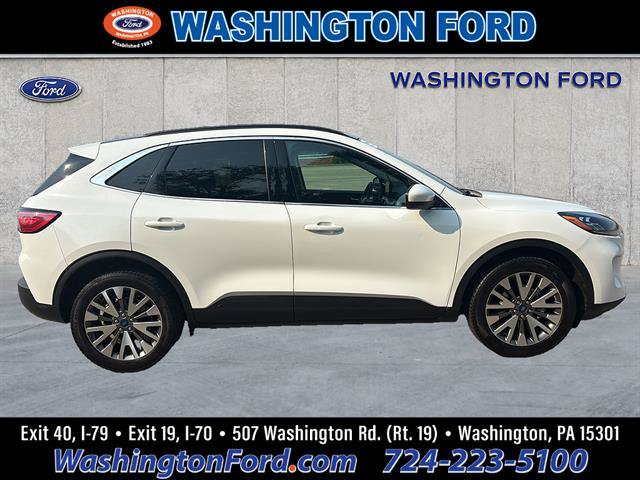 Certified 2022 Ford Escape Titanium AWD/4WD image 5