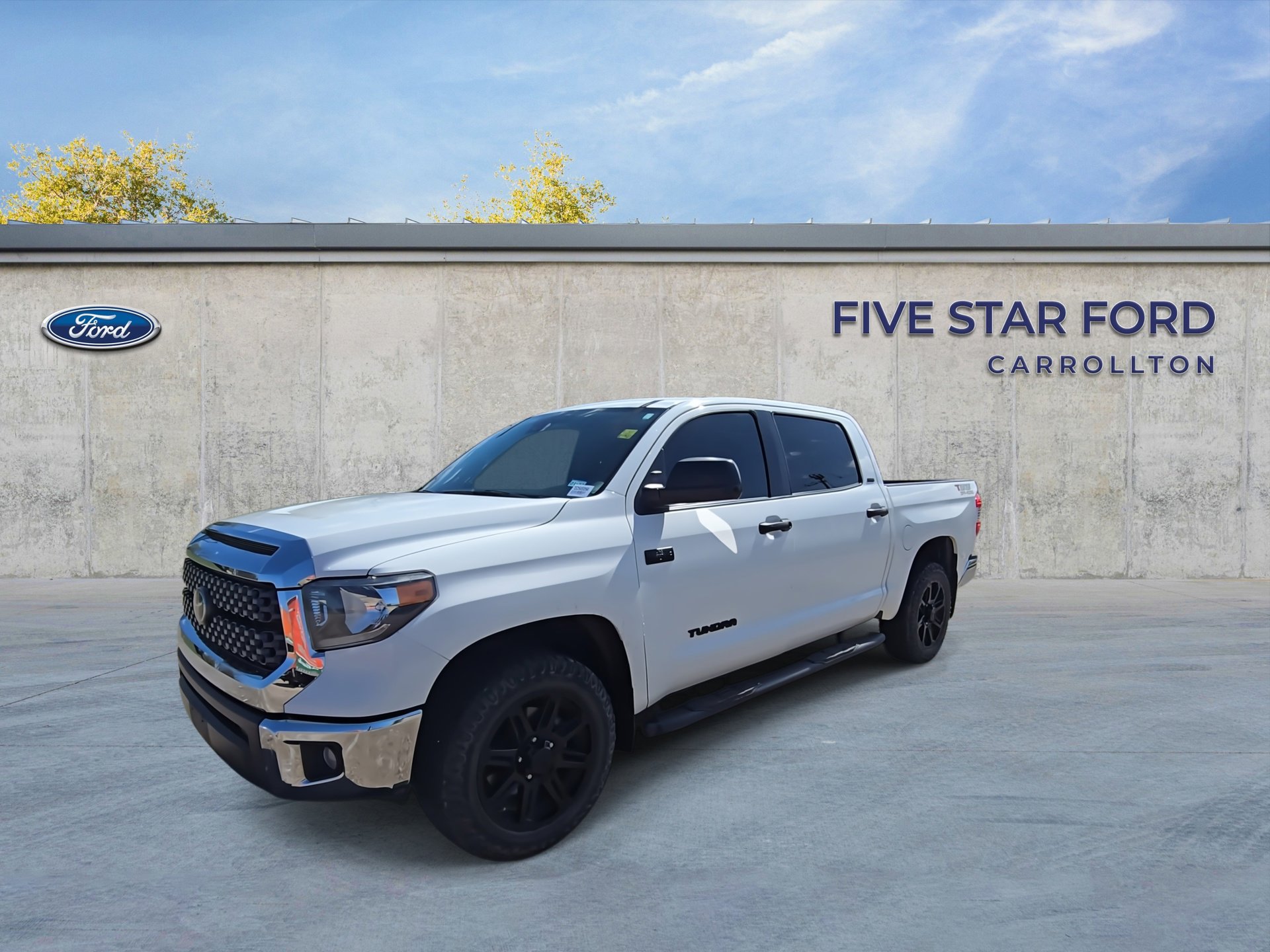 Used 2020 Toyota Tundra SR5 w/ SR5 Leather Package image 4