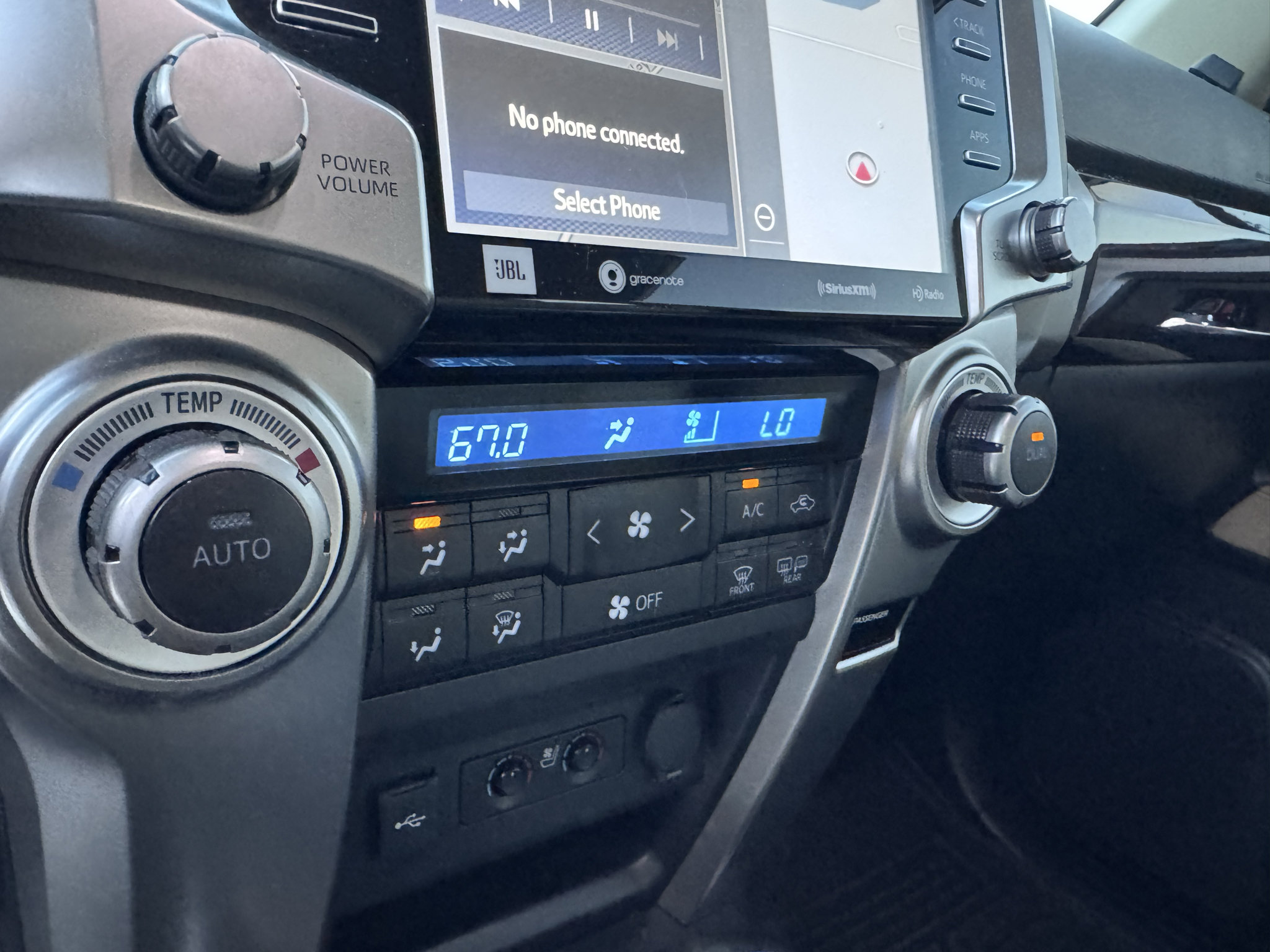Used 2023 Toyota 4Runner Limited AWD/4WD image 18