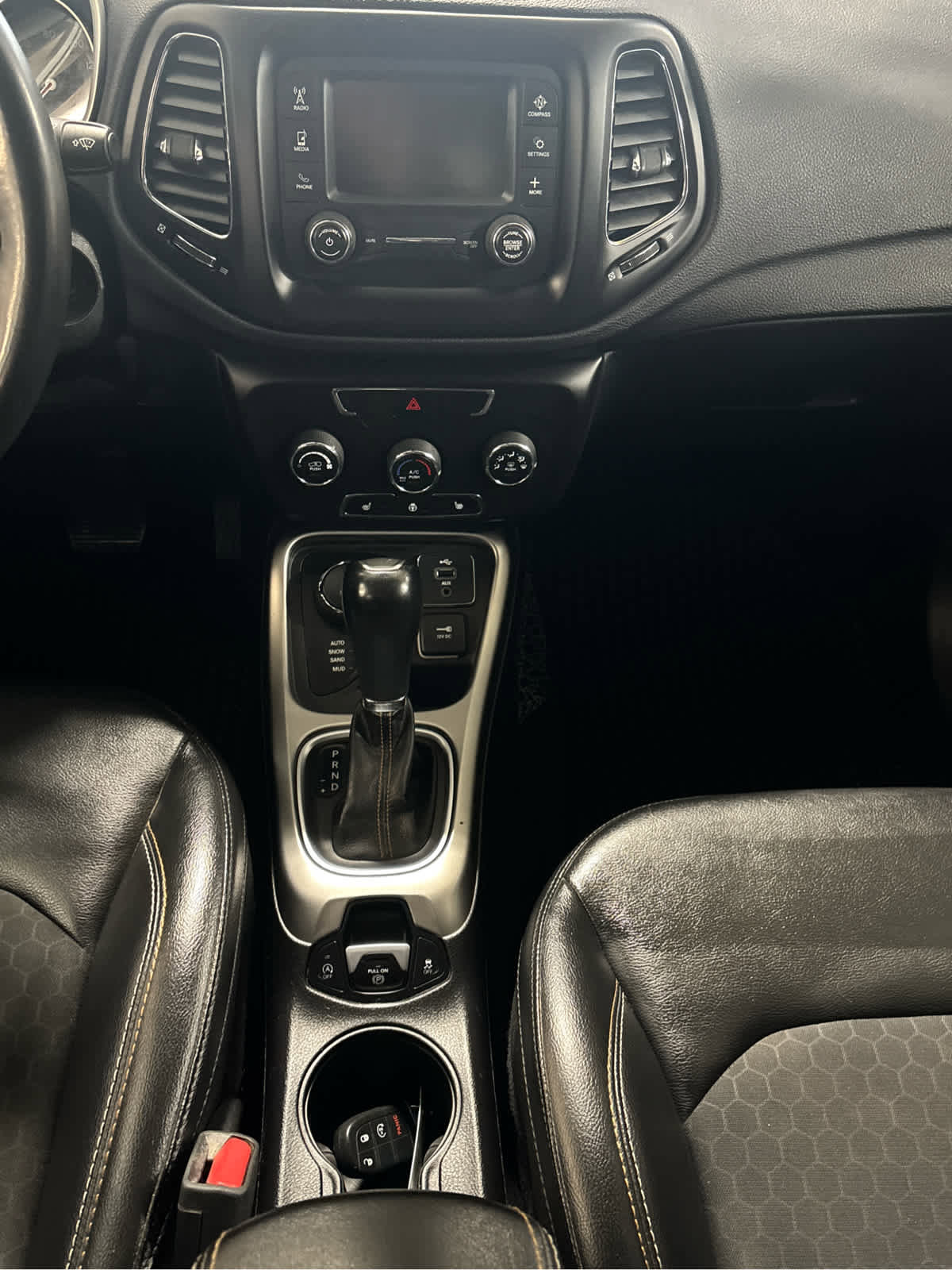 Used 2018 Jeep Compass Latitude w/ Cold Weather Group image 16