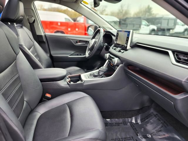 Used 2020 Toyota RAV4 Limited image 11