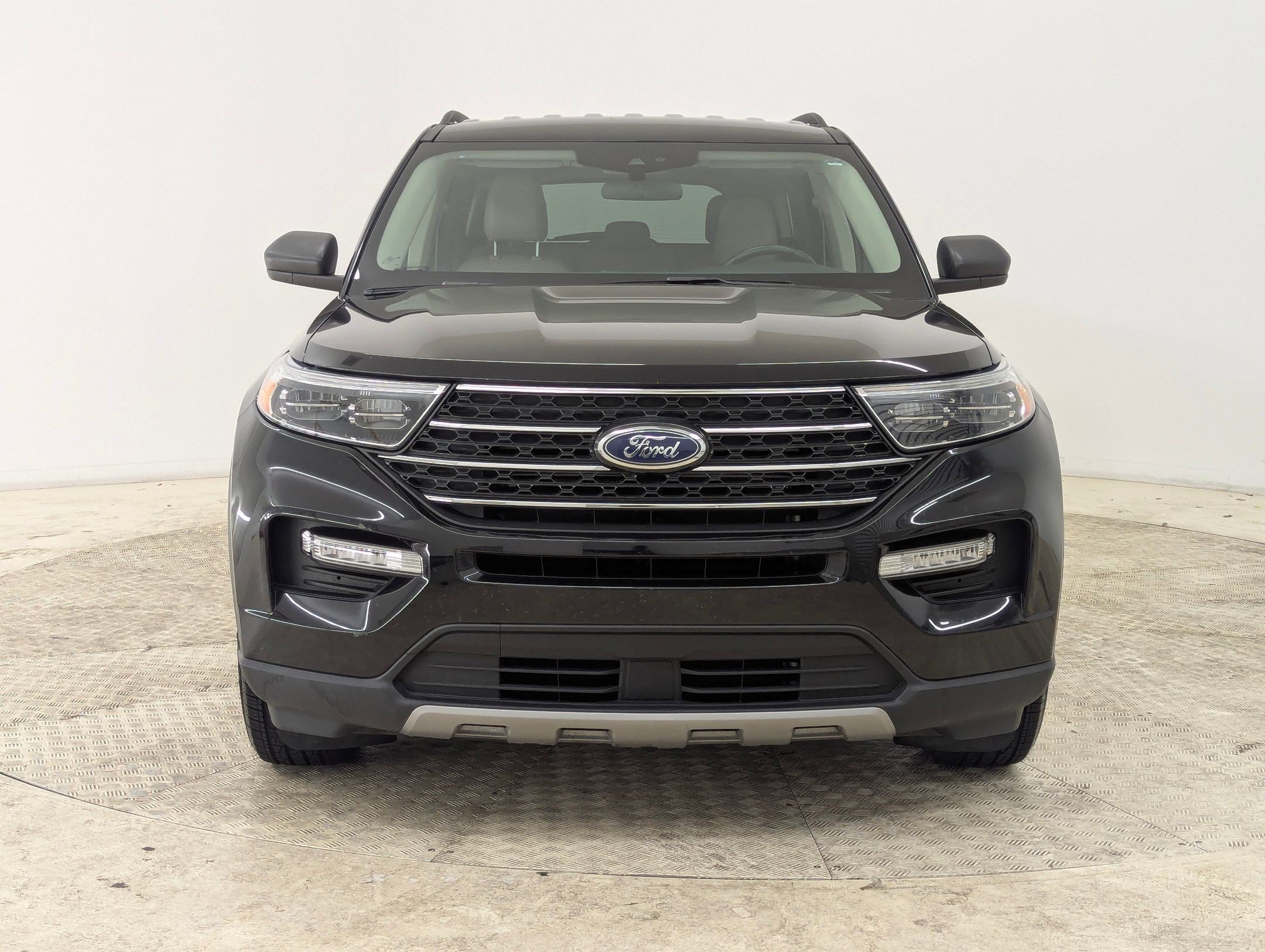 Certified 2024 Ford Explorer XLT w/ Equipment Group 202A image 6