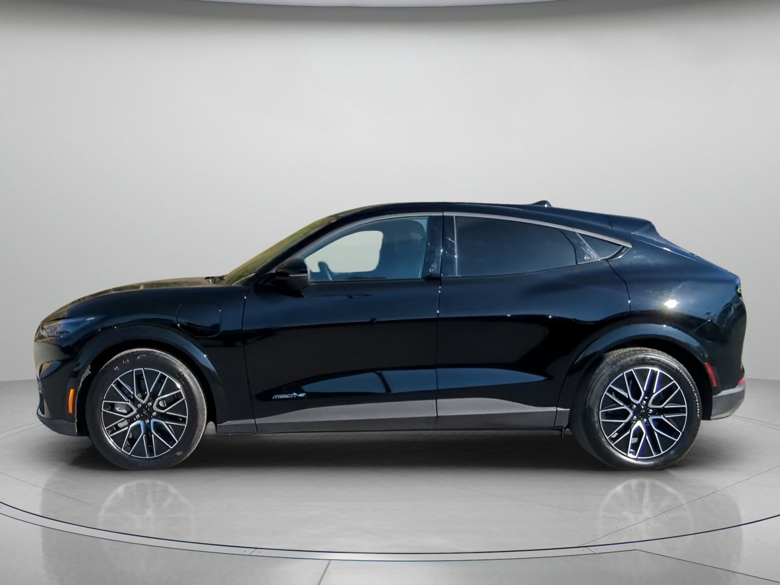 Certified 2025 Ford Mustang Mach-E Premium image 8