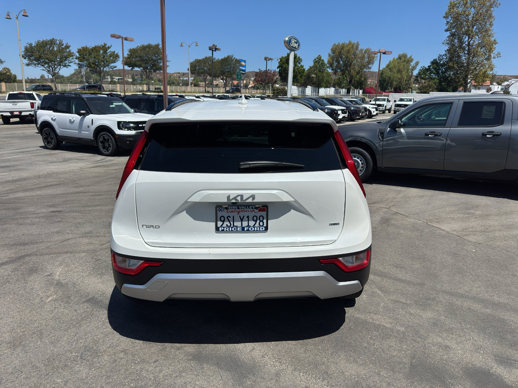 Used 2025 Kia Niro LX FWD image 3