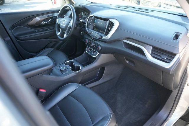 Used 2023 GMC Terrain SLT w/ Tech Package image 18