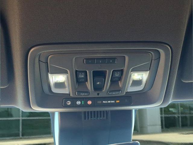 Used 2025 GMC Sierra 1500 Denali w/ Denali Reserve Package AWD/4WD image 17