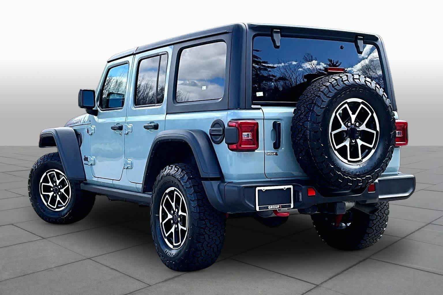 Used 2024 Jeep Wrangler Unlimited Rubicon AWD/4WD image 12
