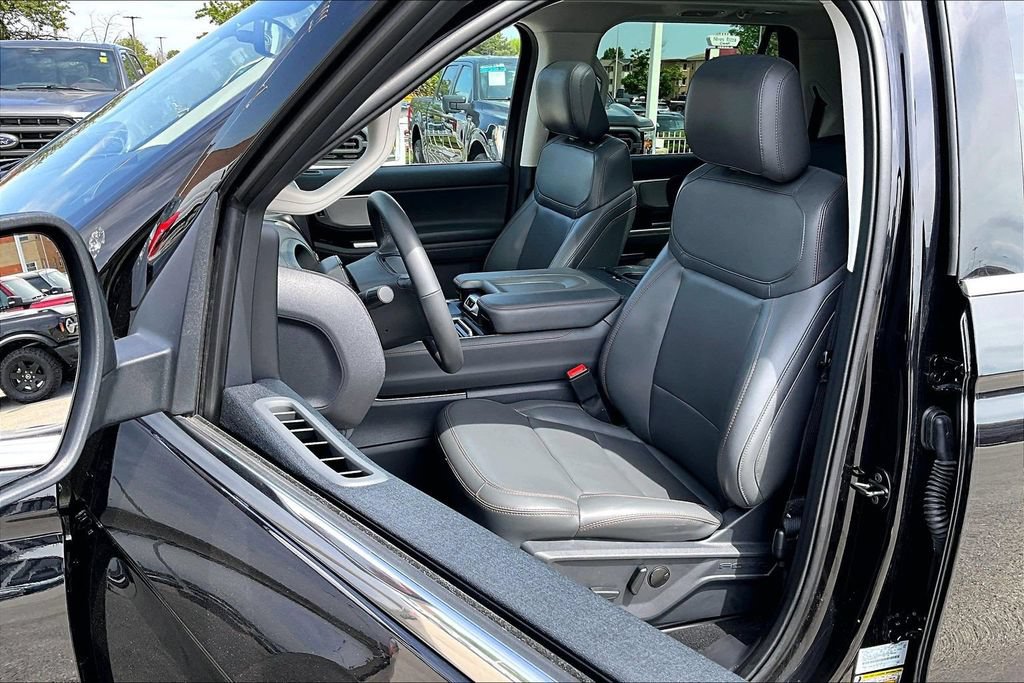 Certified 2025 Ford Expedition Max Active AWD/4WD image 24