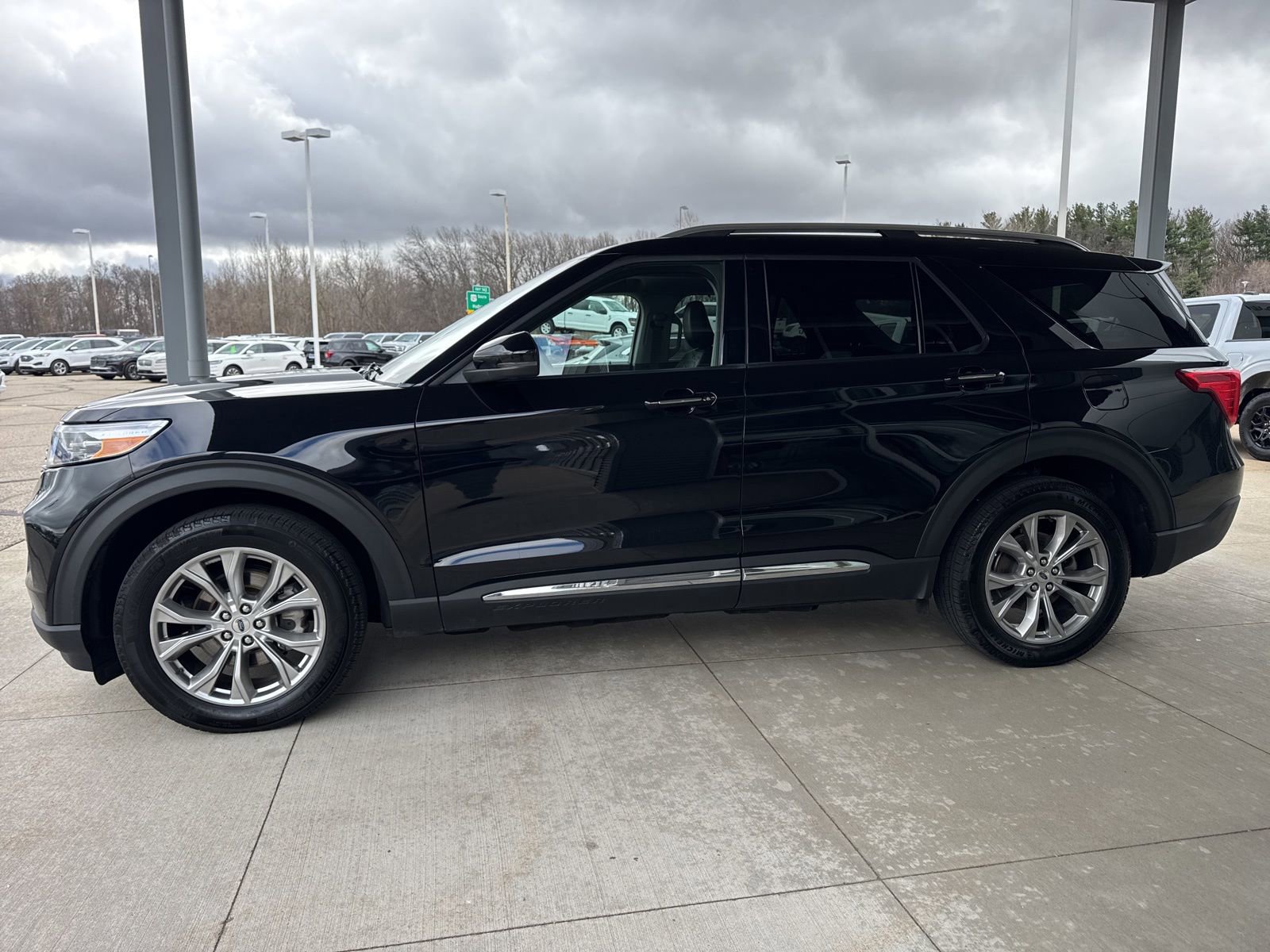 Certified 2024 Ford Explorer Limited w/ Limited Technology Package image 7