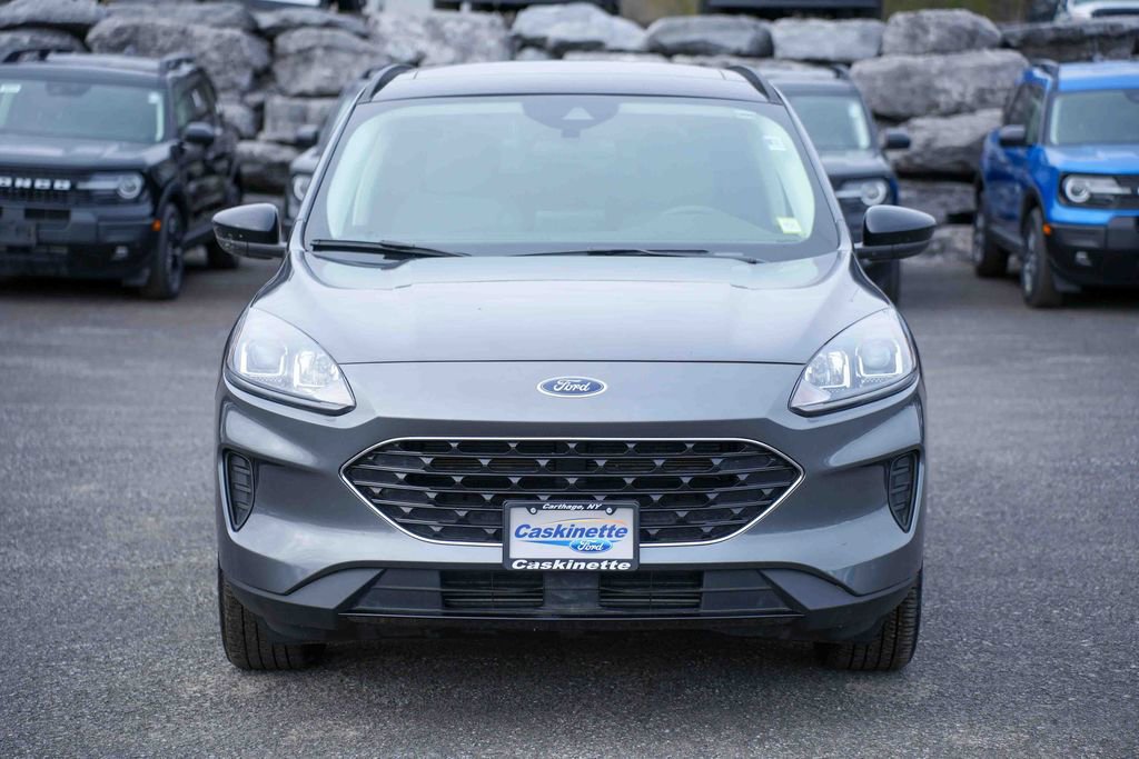 Certified 2022 Ford Escape SE w/ SE Sport Appearance Package image 8