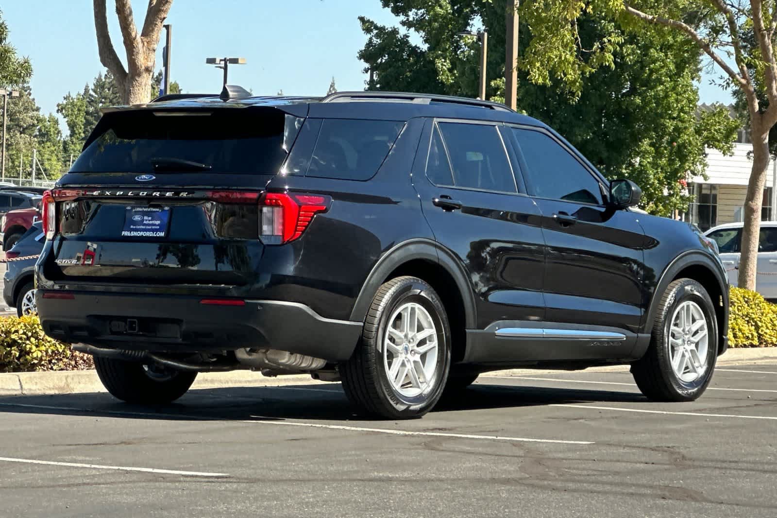 Certified 2025 Ford Explorer Active RWD image 2