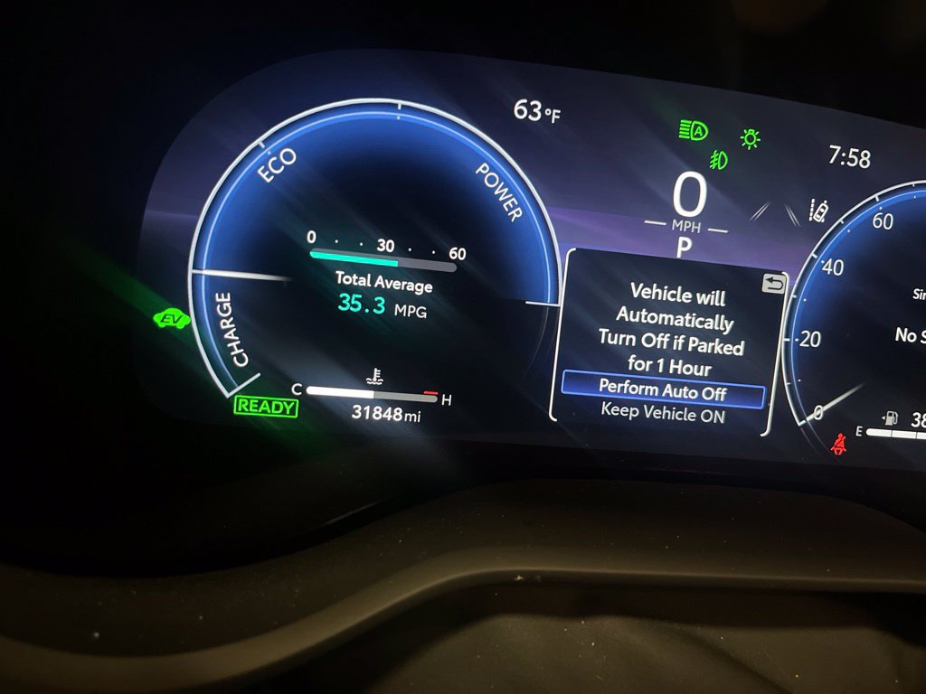 Used 2025 Toyota Sienna Platinum AWD/4WD image 3