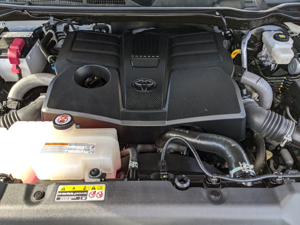 Used 2025 Toyota Tundra Limited AWD/4WD image 23