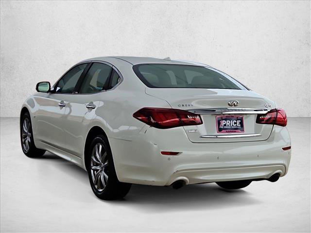 Used 2019 INFINITI Q70 Luxe AWD/4WD image 3