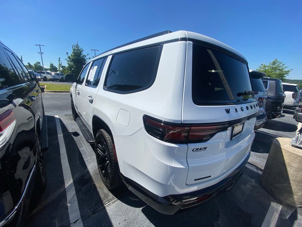 Used 2022 Jeep Wagoneer Series III AWD/4WD image 29