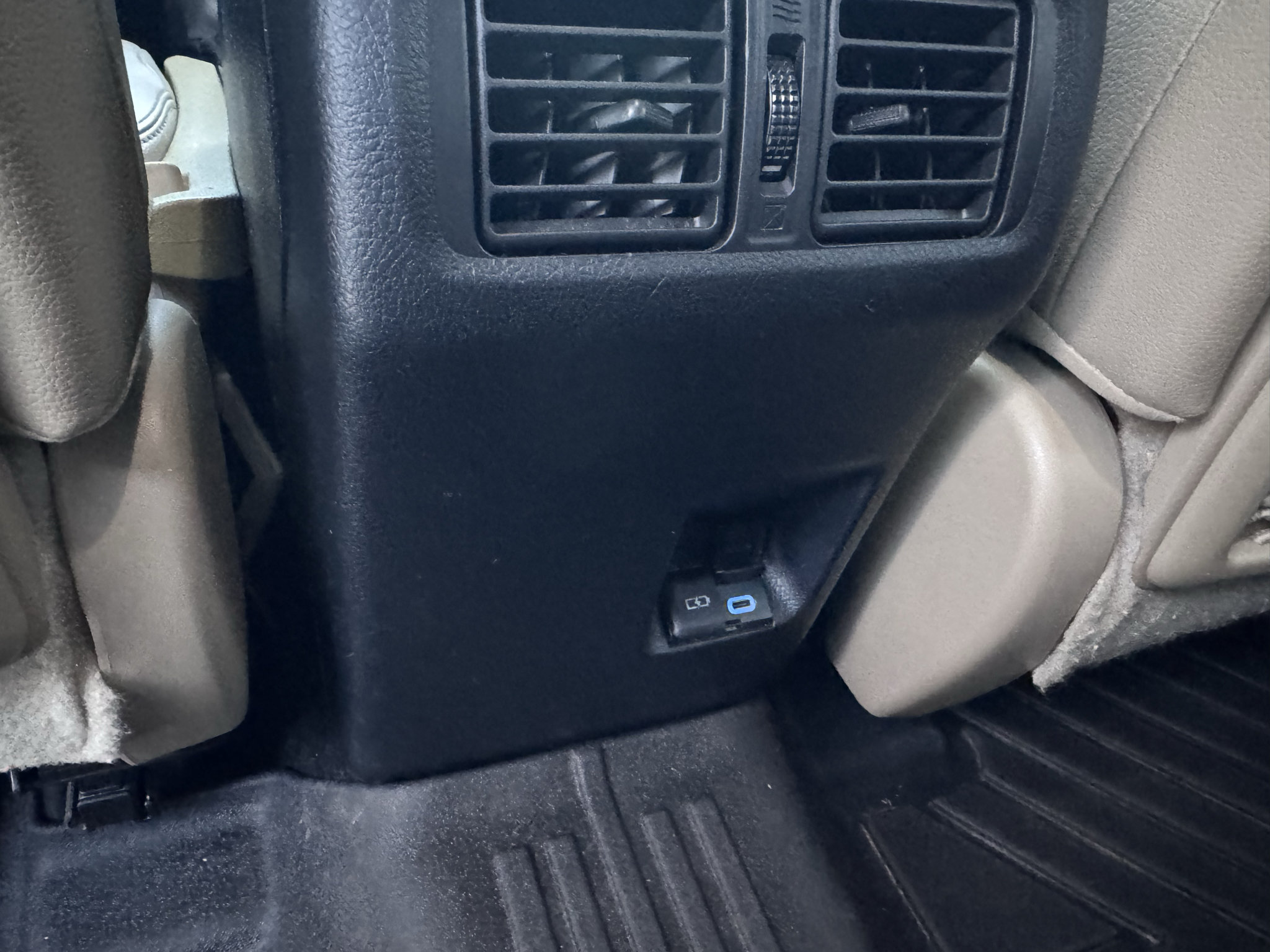 Used 2023 Toyota 4Runner Limited AWD/4WD image 27