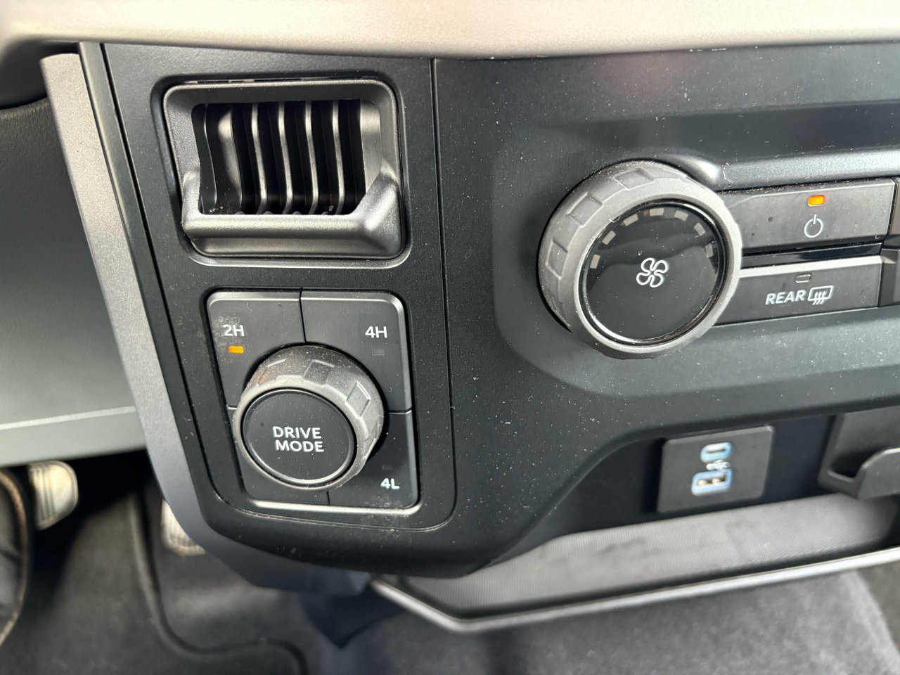 Certified 2023 Ford F150 XLT image 33