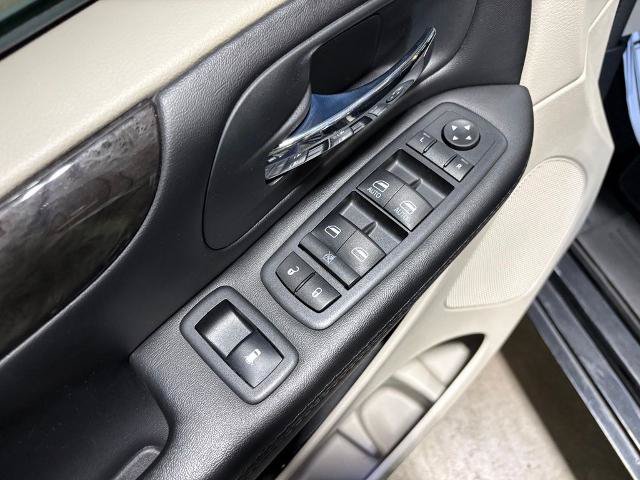 Used 2020 Dodge Grand Caravan SE FWD image 21