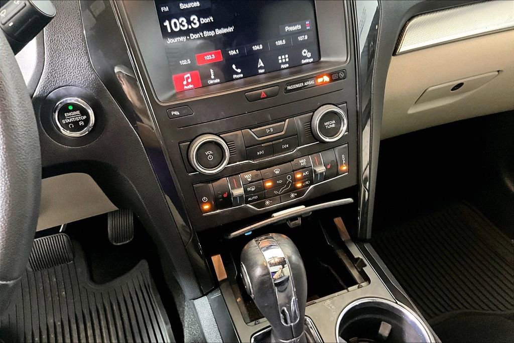 Certified 2019 Ford Explorer XLT w/ Equipment Group 202A FWD image 24
