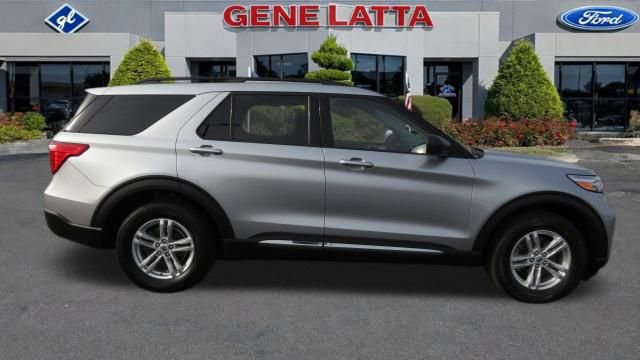 Certified 2022 Ford Explorer XLT w/ Equipment Group 202A image 6