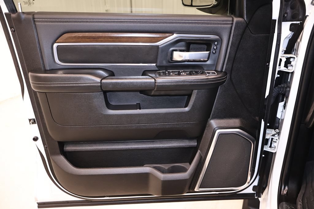 Used 2022 RAM 3500 Laramie AWD/4WD image 11