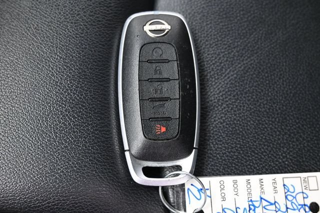 Used 2024 Nissan Pathfinder SL AWD/4WD image 26