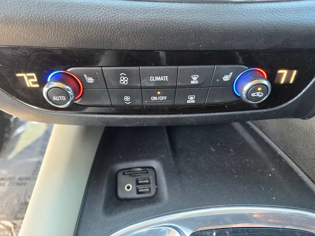 Used 2020 Buick Enclave Essence w/ LPO, Touring Package FWD image 15