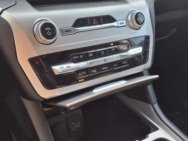 Certified 2022 Ford Explorer XLT w/ Class IV Trailer Tow Package image 16