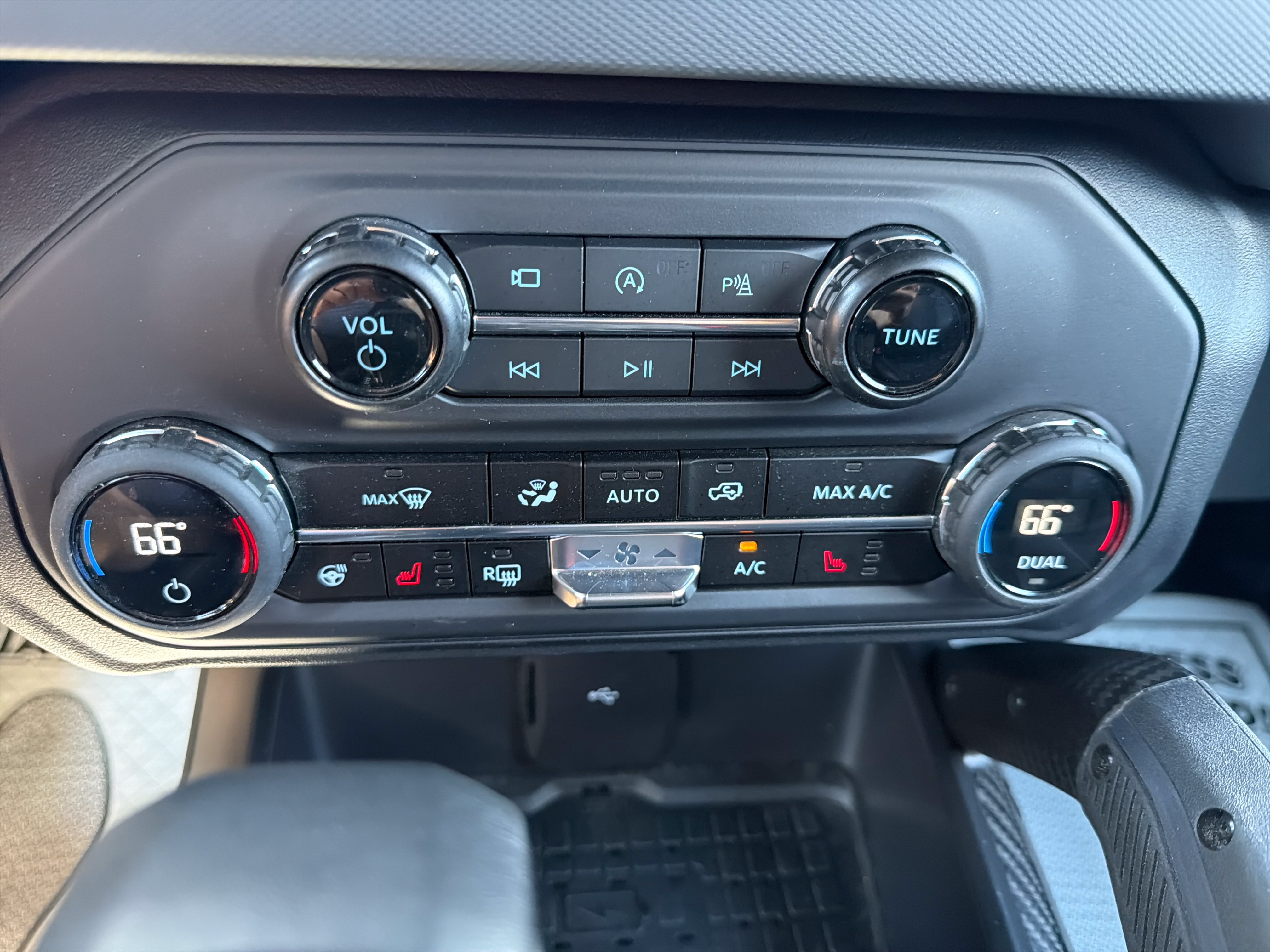 Certified 2024 Ford Bronco Raptor w/ Interior Carbon Fiber Pack 6 AWD/4WD image 28