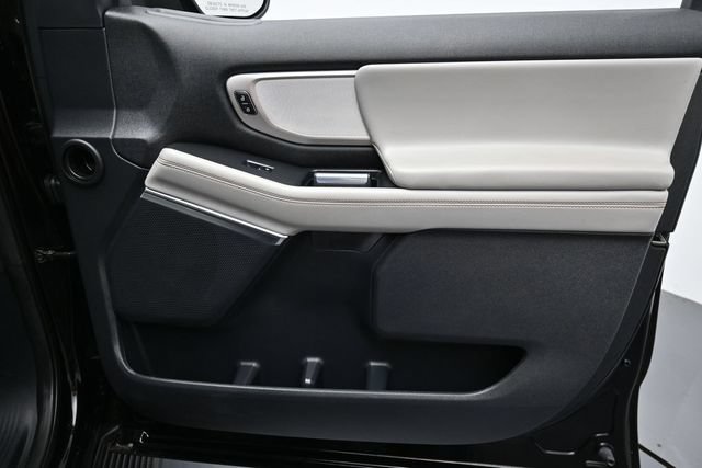 Certified 2025 Ford Expedition Active AWD/4WD image 35