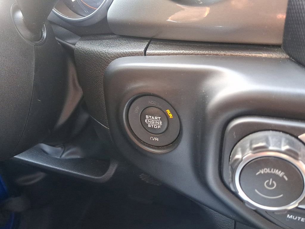 Used 2023 Jeep Gladiator Overland AWD/4WD image 24