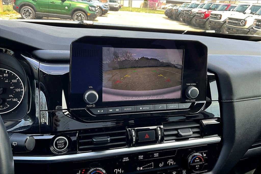 Used 2024 Nissan Pathfinder SV image 21