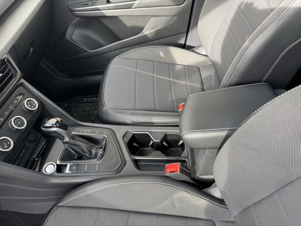 Used 2022 Volkswagen Taos SE w/ Panoramic Sunroof Package image 13