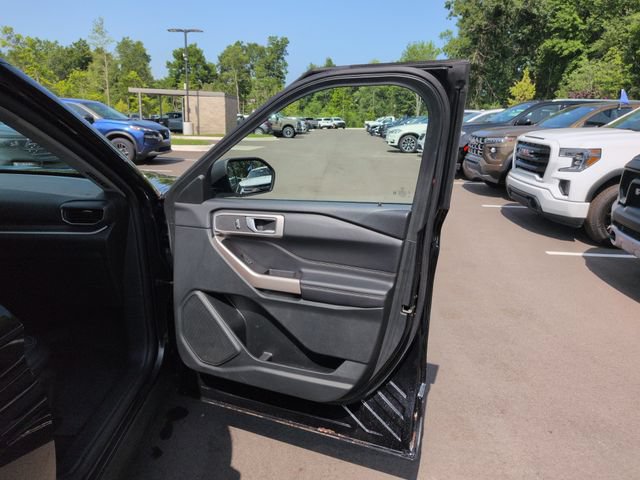 Certified 2023 Ford Explorer XLT w/ Equipment Group 202A AWD/4WD image 14