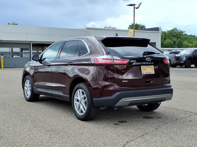 Certified 2024 Ford Edge SEL w/ Convenience Package AWD/4WD image 4