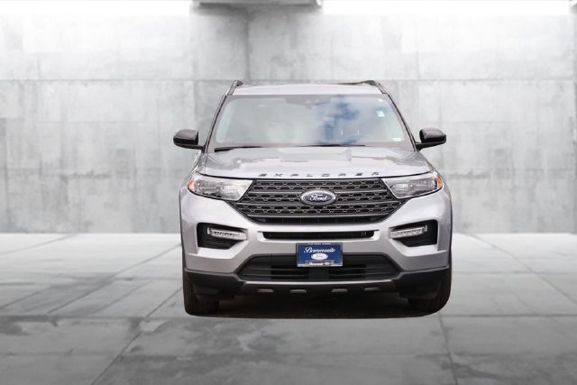 Certified 2023 Ford Explorer XLT w/ Equipment Group 202A AWD/4WD image 4