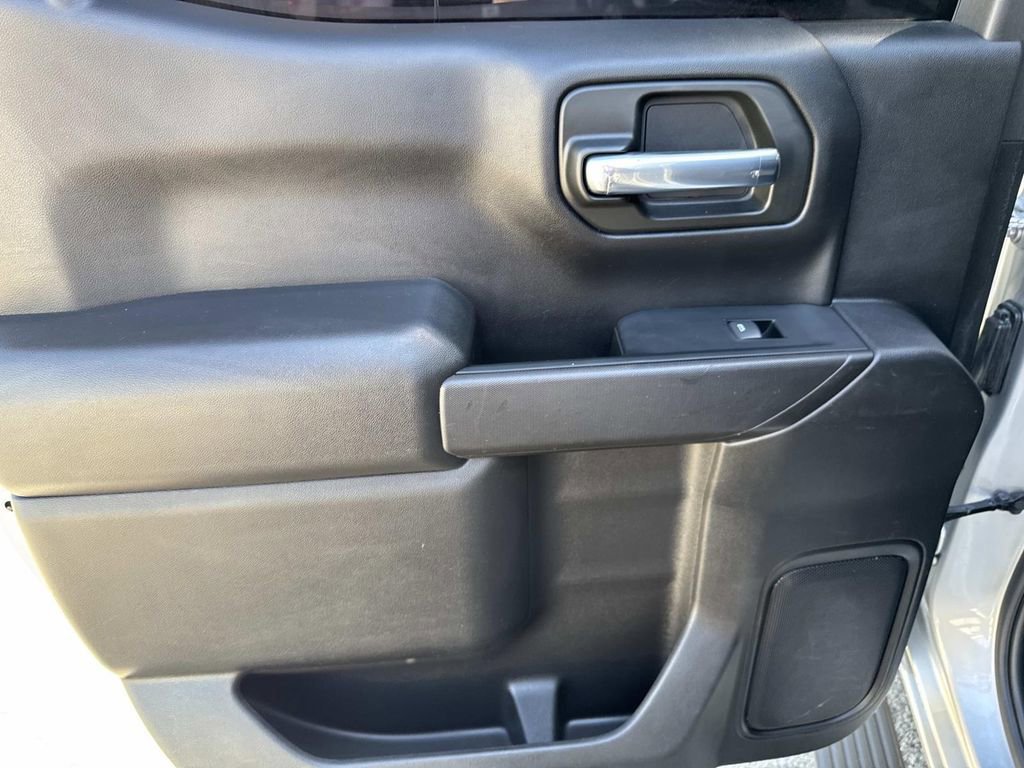 Used 2022 Chevrolet Silverado 1500 Custom RWD image 11