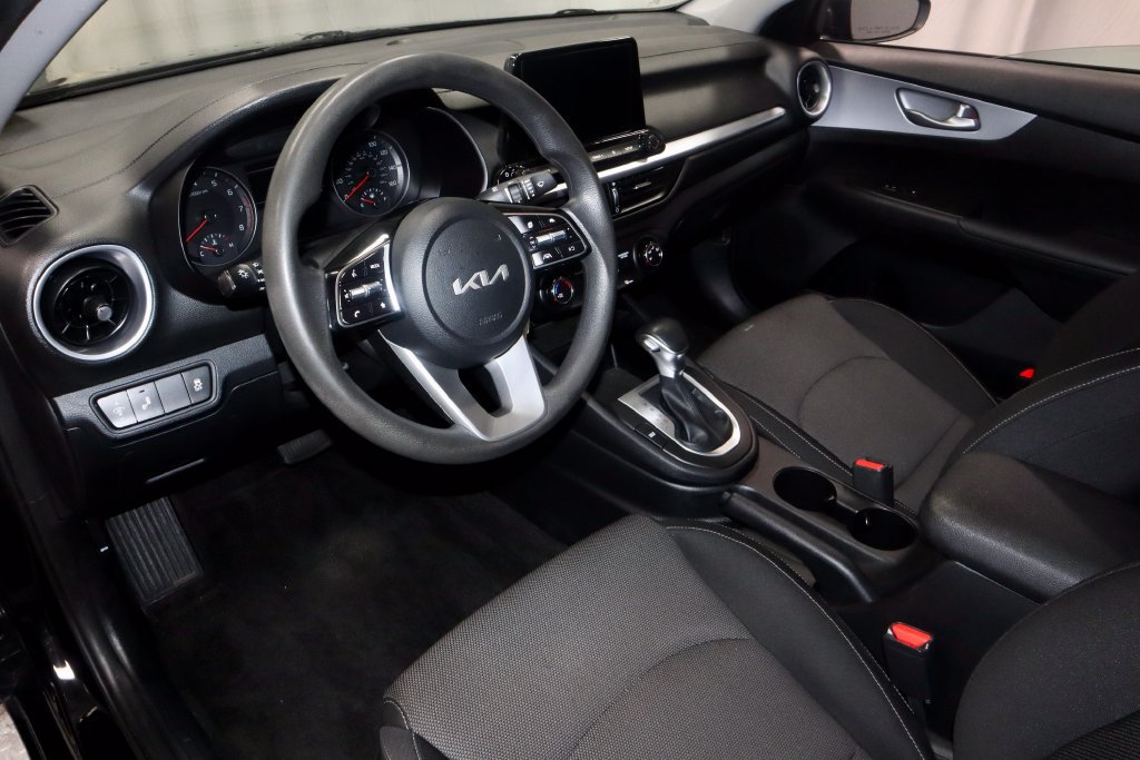 Used 2024 Kia Forte LXS w/ LXS Technology Package FWD image 24