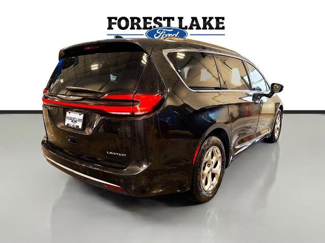Used 2023 Chrysler Pacifica Limited image 7